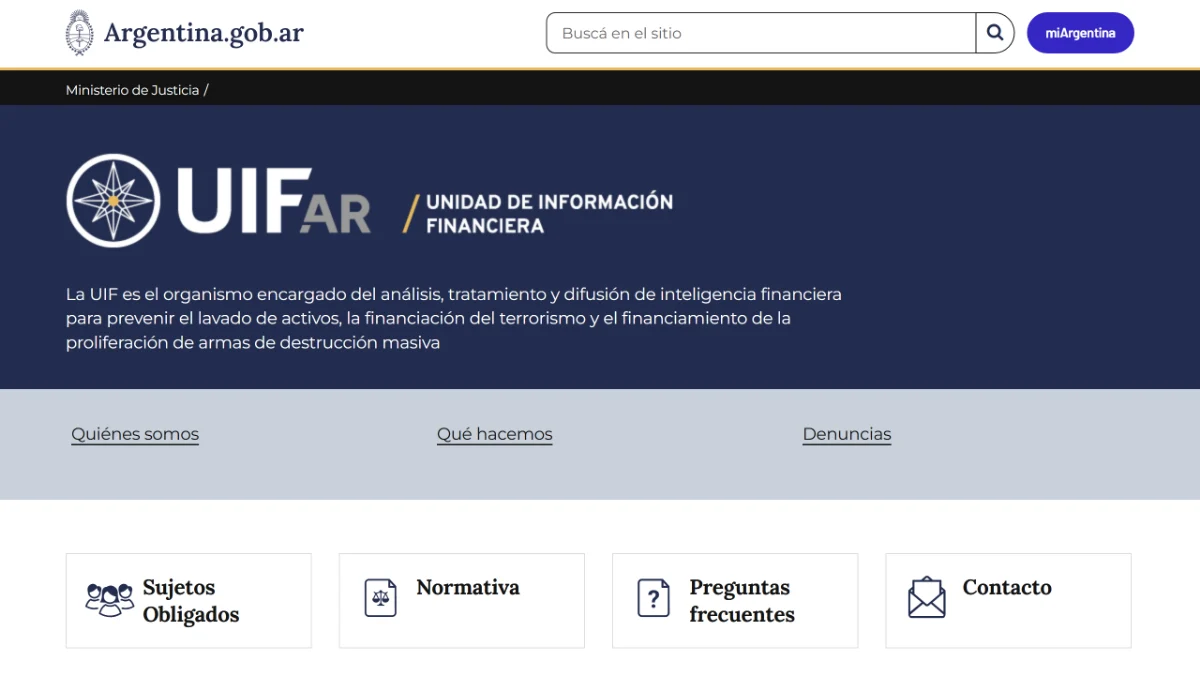 Portada del sitio de la Unidad de Información Financiera en Argentina.gob.ar, con accesos a Sujetos Obligados, Normativa, Preguntas frecuentes y Contacto
